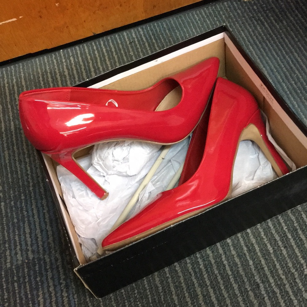 Closed toed point heels